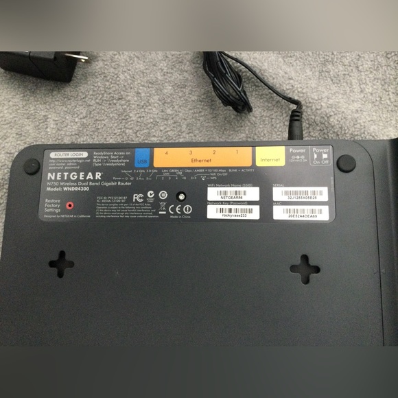 Netgear N750 Wireless Dual Band Gigabit Router Model WNDR4300 No instructions - Picture 7 of 7